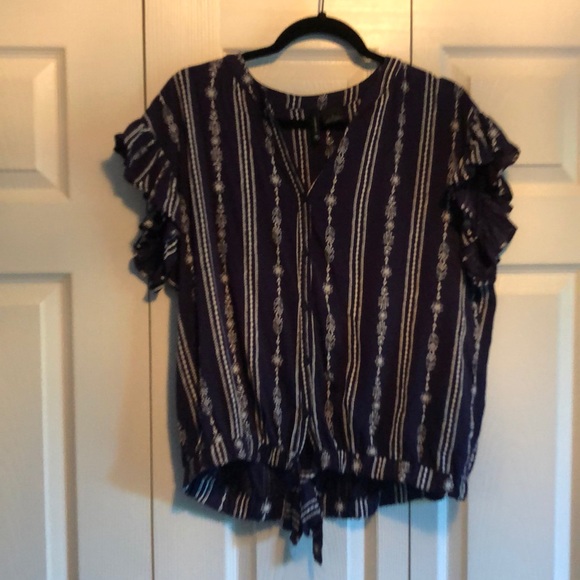 NWT Blue floral capped sleeves - Picture 2 of 2